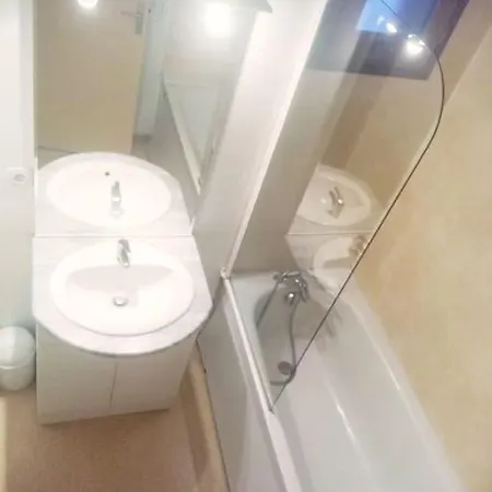 T2 Confortable 31m2 Piscine Terrasse Vue Degagee Montagne Apartman *