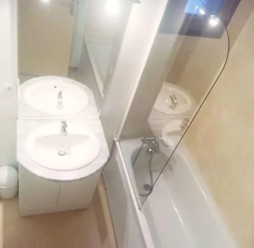 T2 Confortable 31m2 Piscine Terrasse Vue Degagee Montagne Apartment *